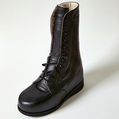 Stiefel in schwarz glänzend